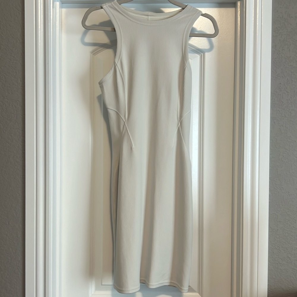 Lululemon size 4 fitted soft streme dress